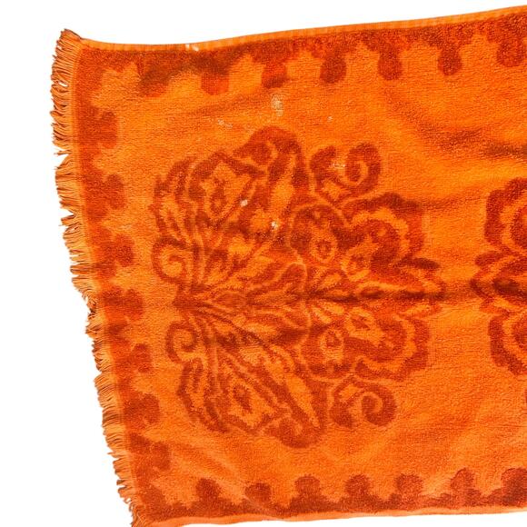 Vintage orange fringe 60s/70s Fieldcrest Hand Towel 16" x 24" - Picture 2 of 7